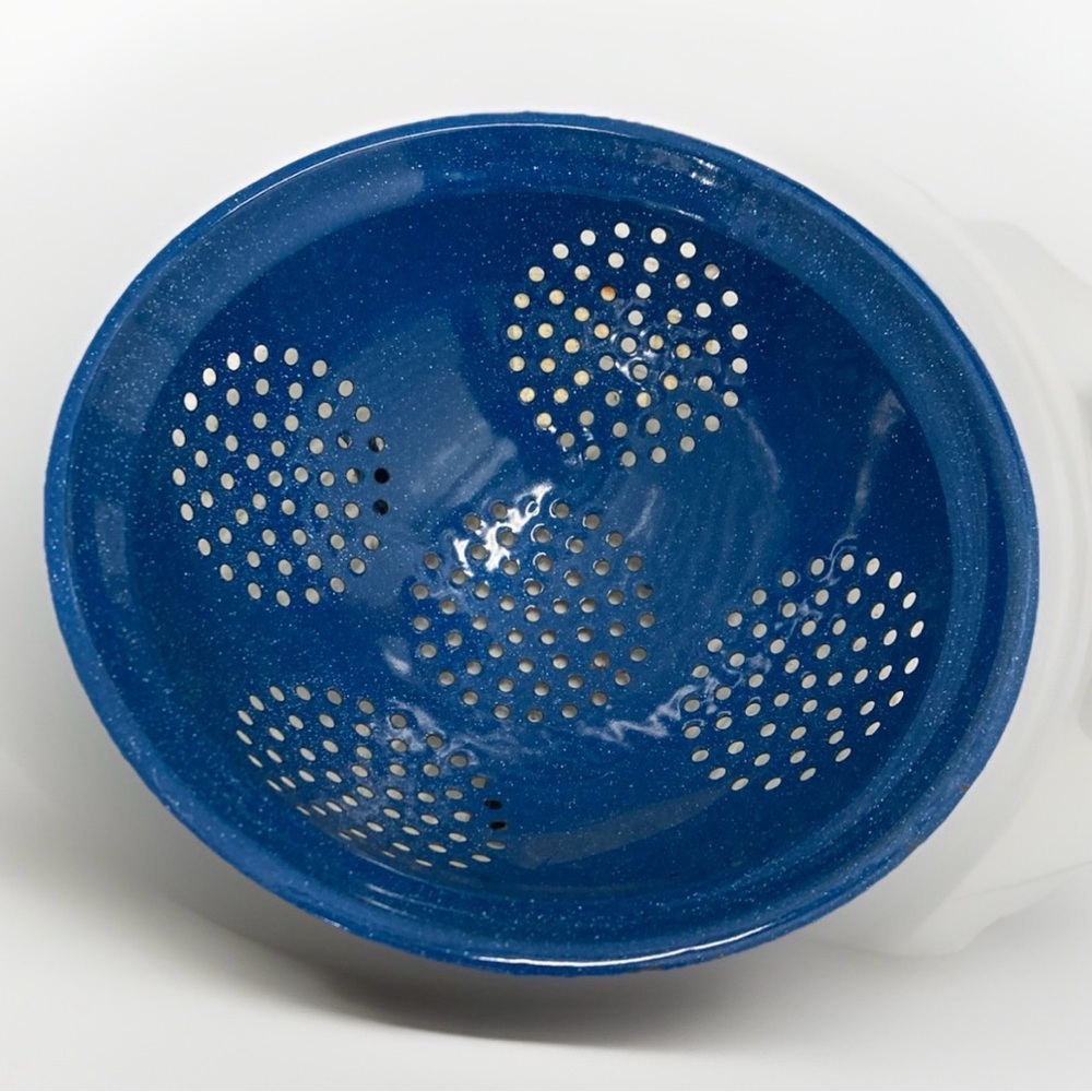 Vintage Cinsa Blue Speckled Enamel Colander 3-Legged Camping Utilitarian